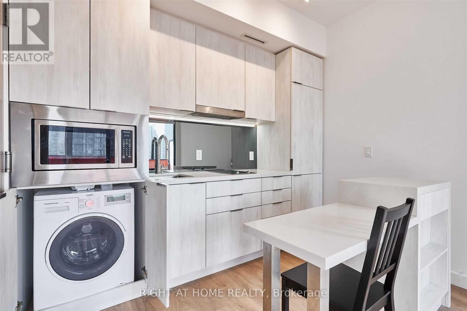 1716 - 215 Queen Street W, Toronto, Ontario  M5V 0P5 - Photo 20 - C13032446