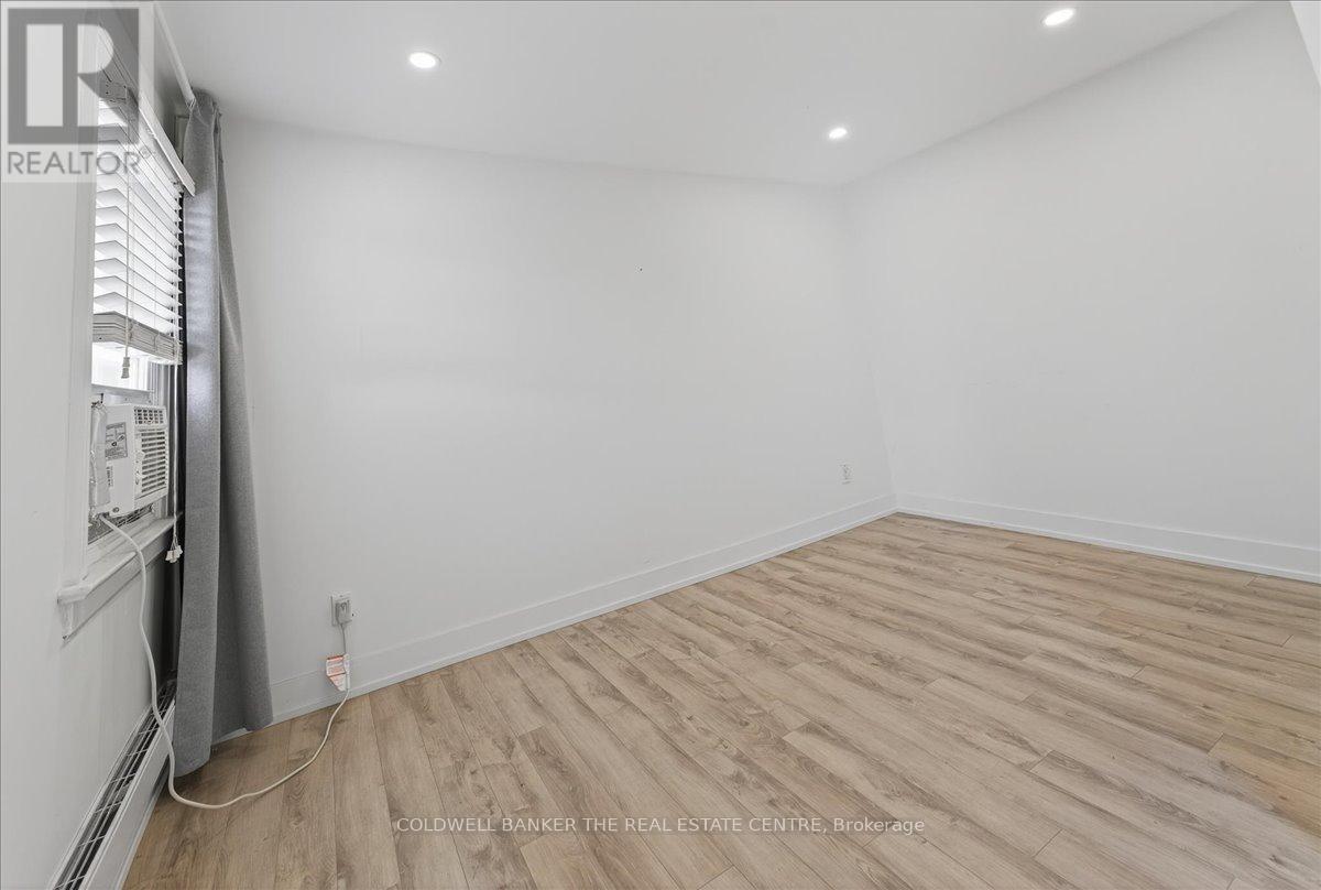 252 Soudan Avenue, Toronto, Ontario  M4S 1W4 - Photo 11 - C13032484