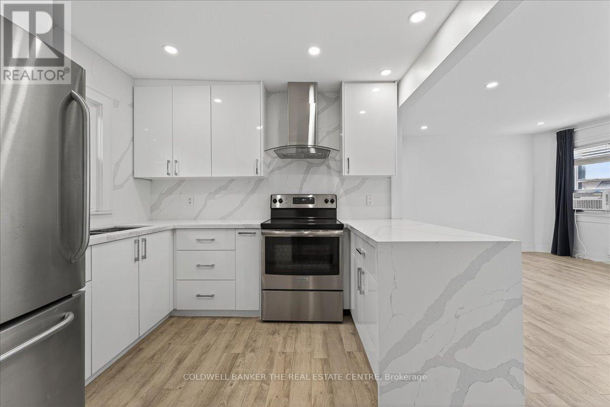 252 Soudan Avenue, Toronto, Ontario  M4S 1W4 - Photo 3 - C13032484