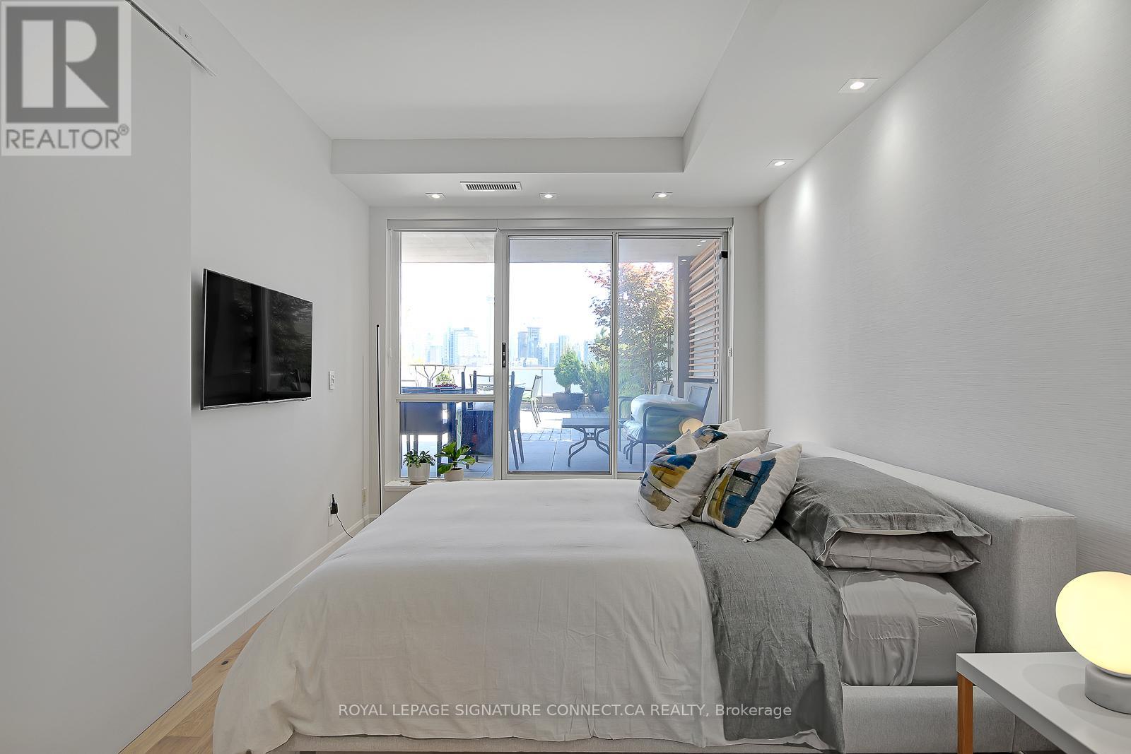 1204 - 1 Shaw Street, Toronto, Ontario  M6K 0A1 - Photo 13 - C13032526