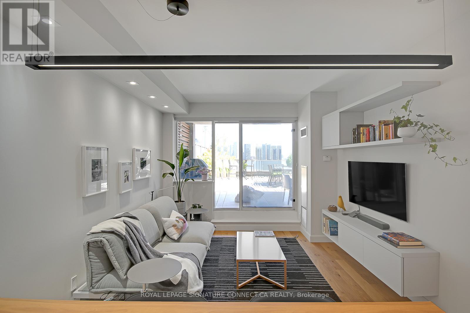 1204 - 1 Shaw Street, Toronto, Ontario  M6K 0A1 - Photo 3 - C13032526