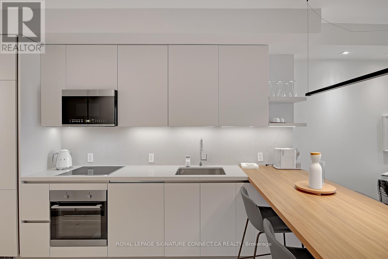 1204 - 1 Shaw Street, Toronto, Ontario  M6K 0A1 - Photo 4 - C13032526