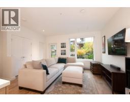 122 525 E 2ND STREET, North Vancouver, British Columbia