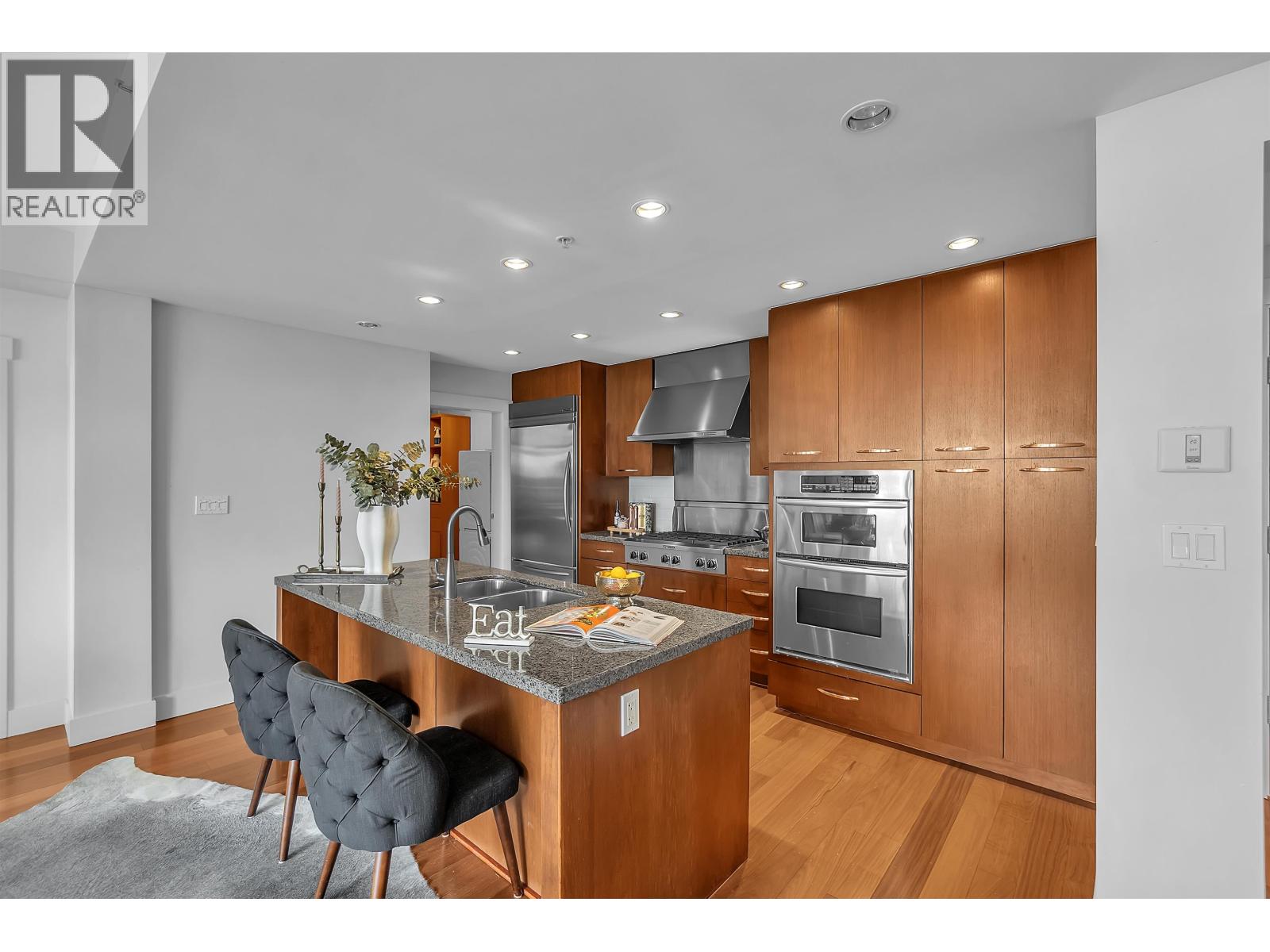 702 3335 Cypress Place, West Vancouver, British Columbia  V7S 3J8 - Photo 13 - R3114722