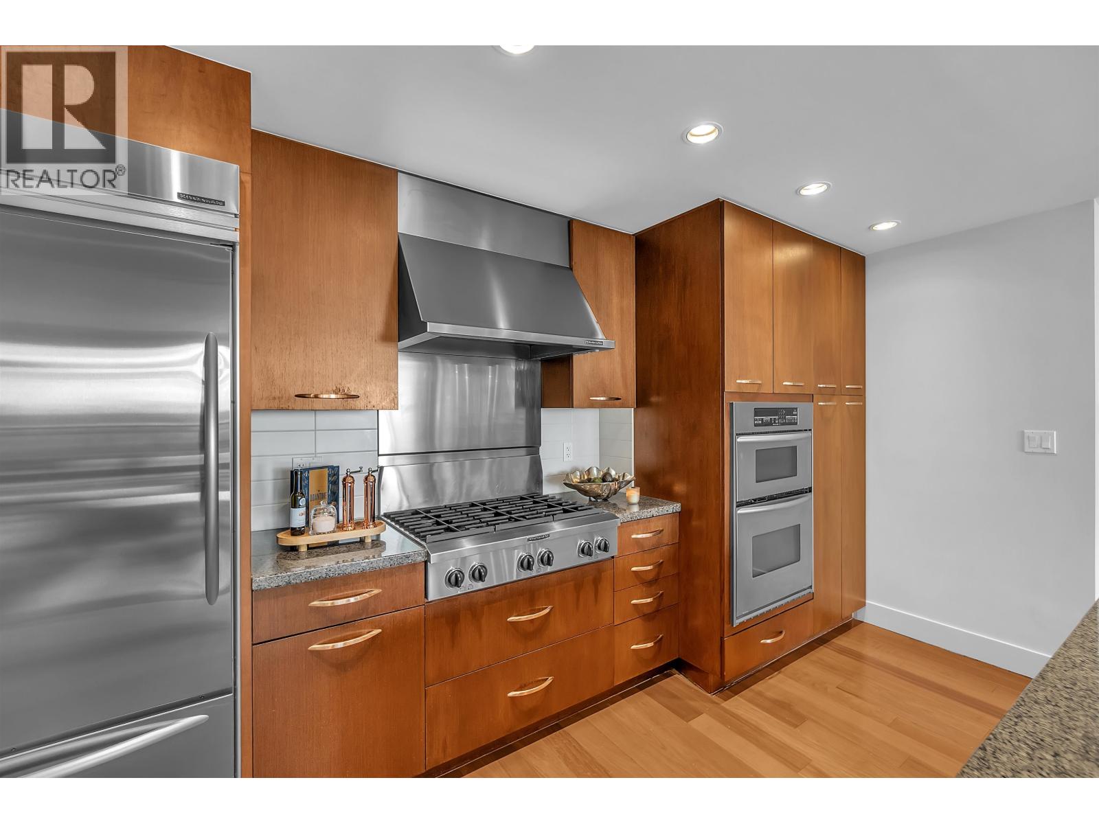 702 3335 Cypress Place, West Vancouver, British Columbia  V7S 3J8 - Photo 15 - R3114722