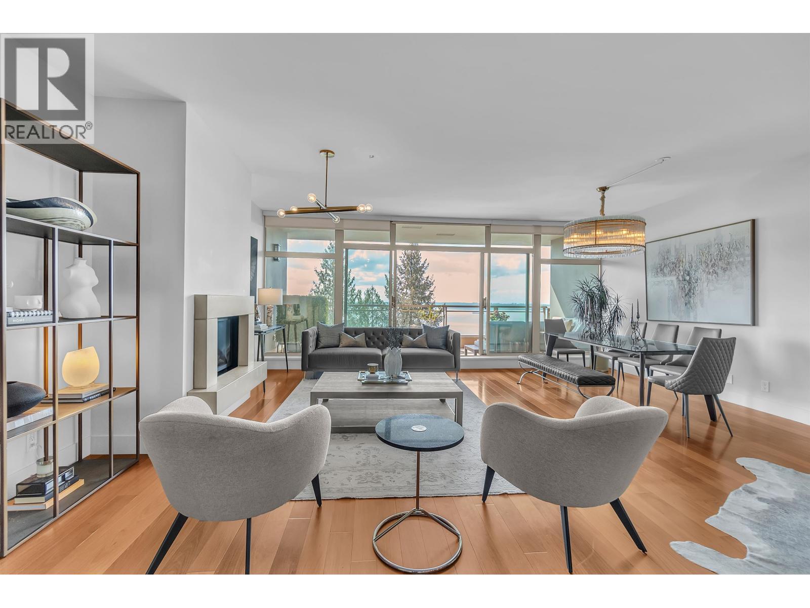 702 3335 Cypress Place, West Vancouver, British Columbia  V7S 3J8 - Photo 3 - R3114722