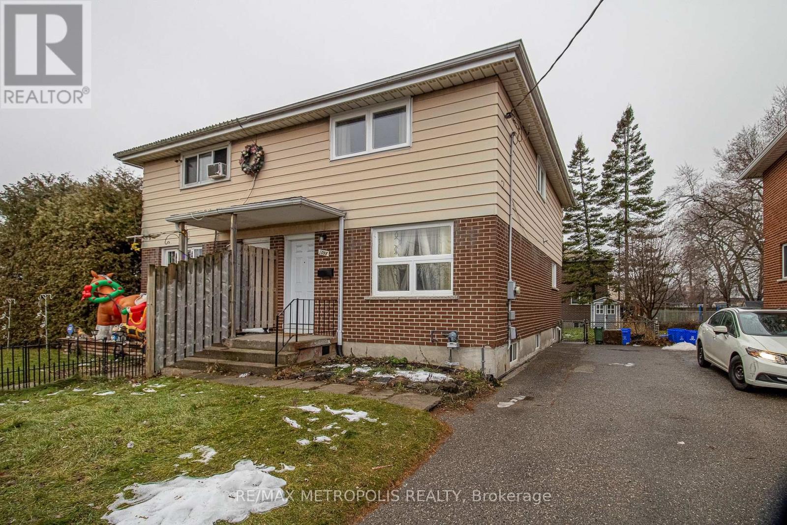 1098 CEDAR STREET, Oshawa, Ontario