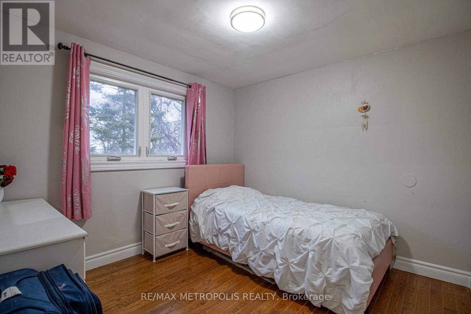 1098 Cedar Street, Oshawa, Ontario  L1J 3R9 - Photo 18 - E13032494