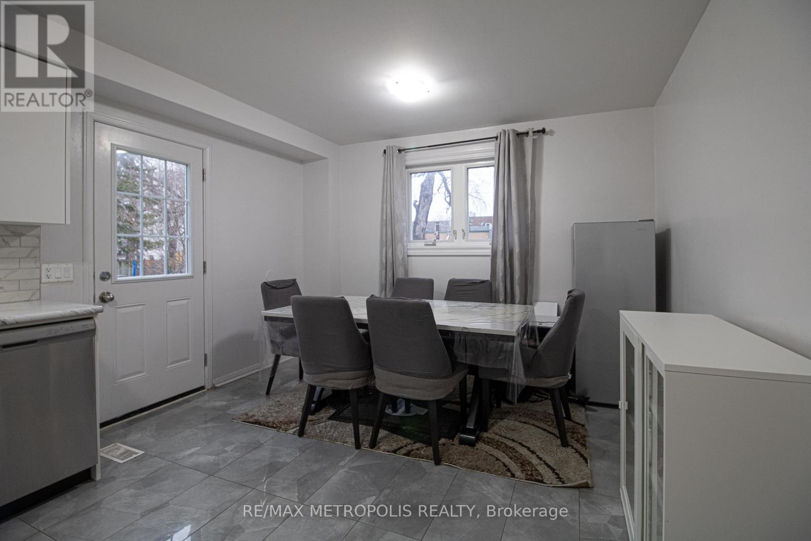 1098 Cedar Street, Oshawa, Ontario  L1J 3R9 - Photo 9 - E13032494