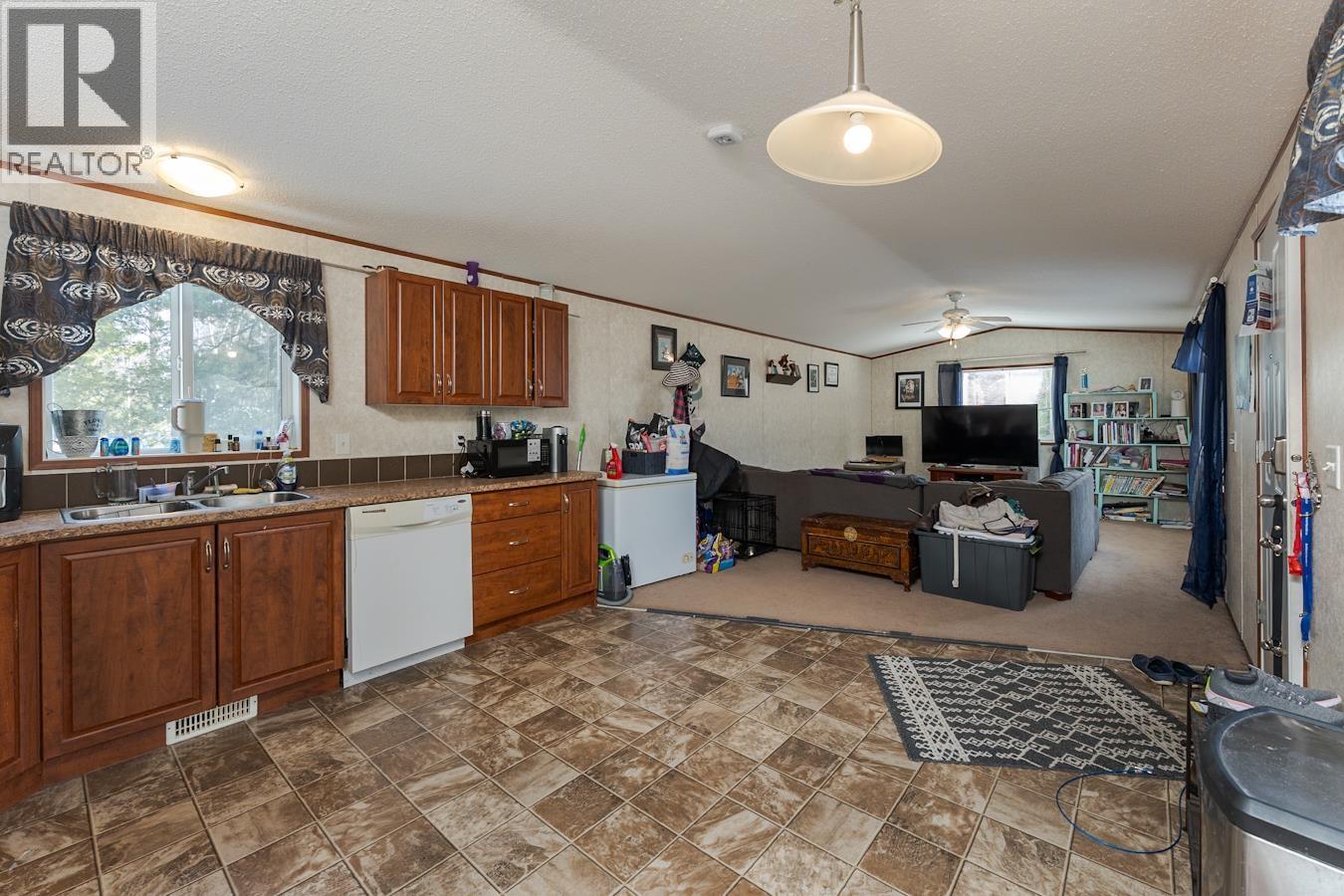 7235 Taft Drive, Prince George, British Columbia  V2K 2R4 - Photo 4 - R3114553