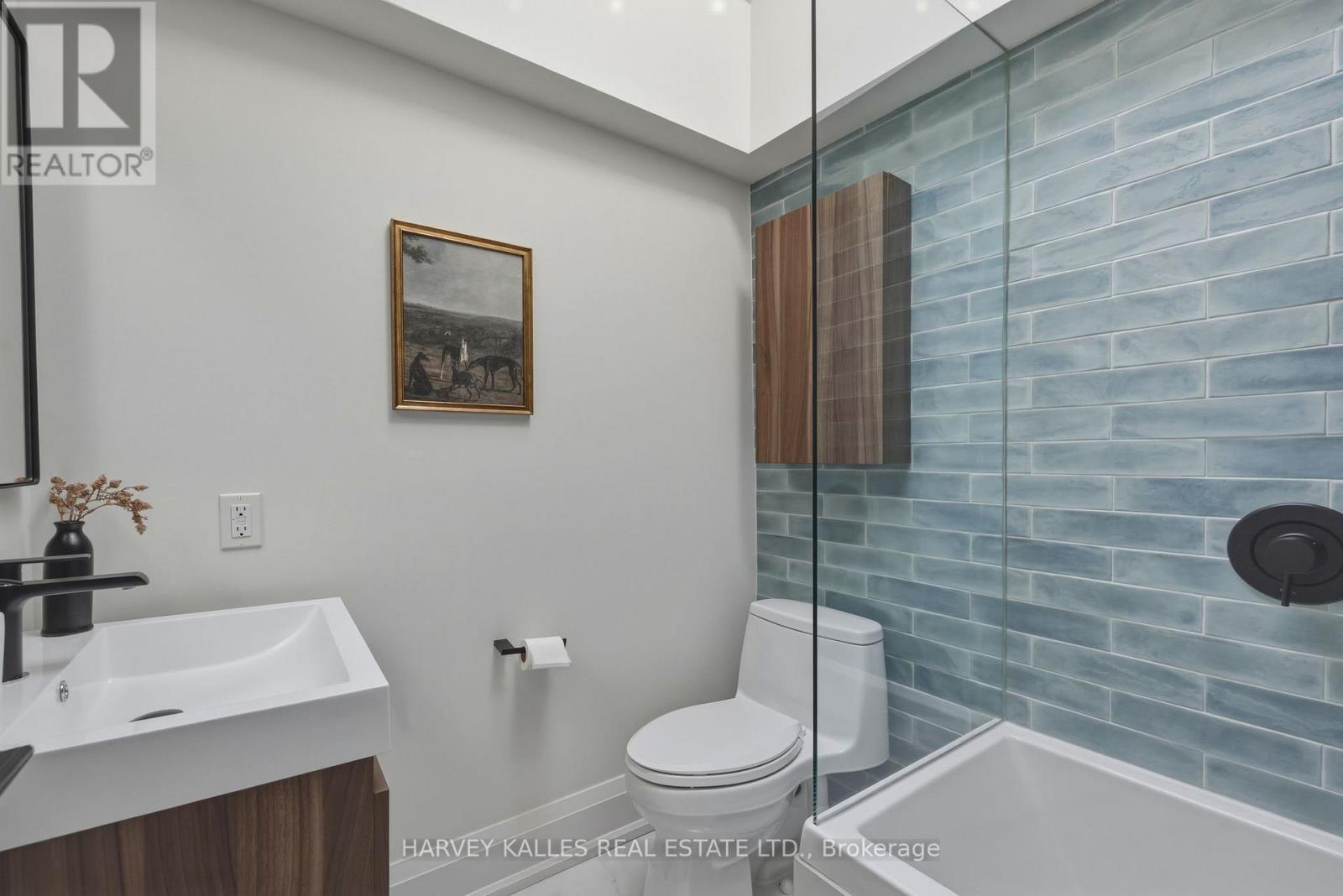 164 Albany Avenue, Toronto, Ontario  M5R 3C6 - Photo 13 - C13031976