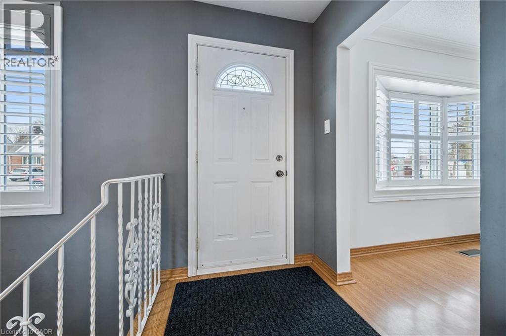 70 Westleigh Crescent, Etobicoke, Ontario  M8W 3Z7 - Photo 4 - 40809739