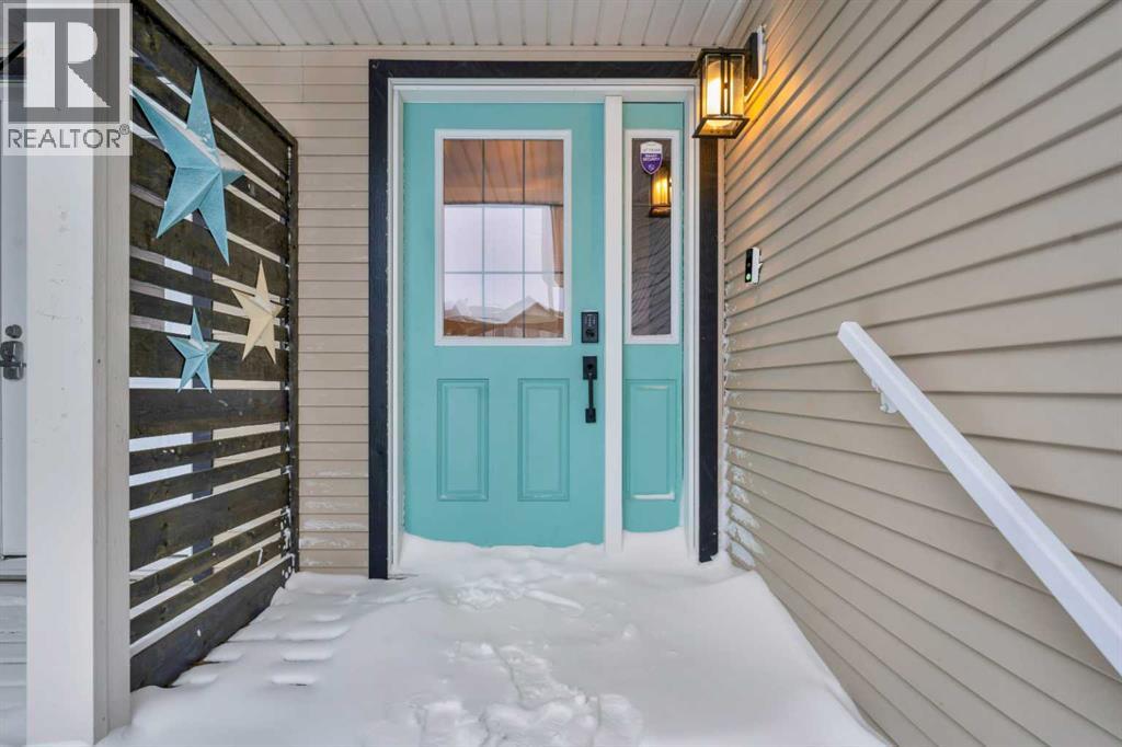 32 Legend Court, Sylvan Lake, Alberta  T4S 0B1 - Photo 2 - A2288057