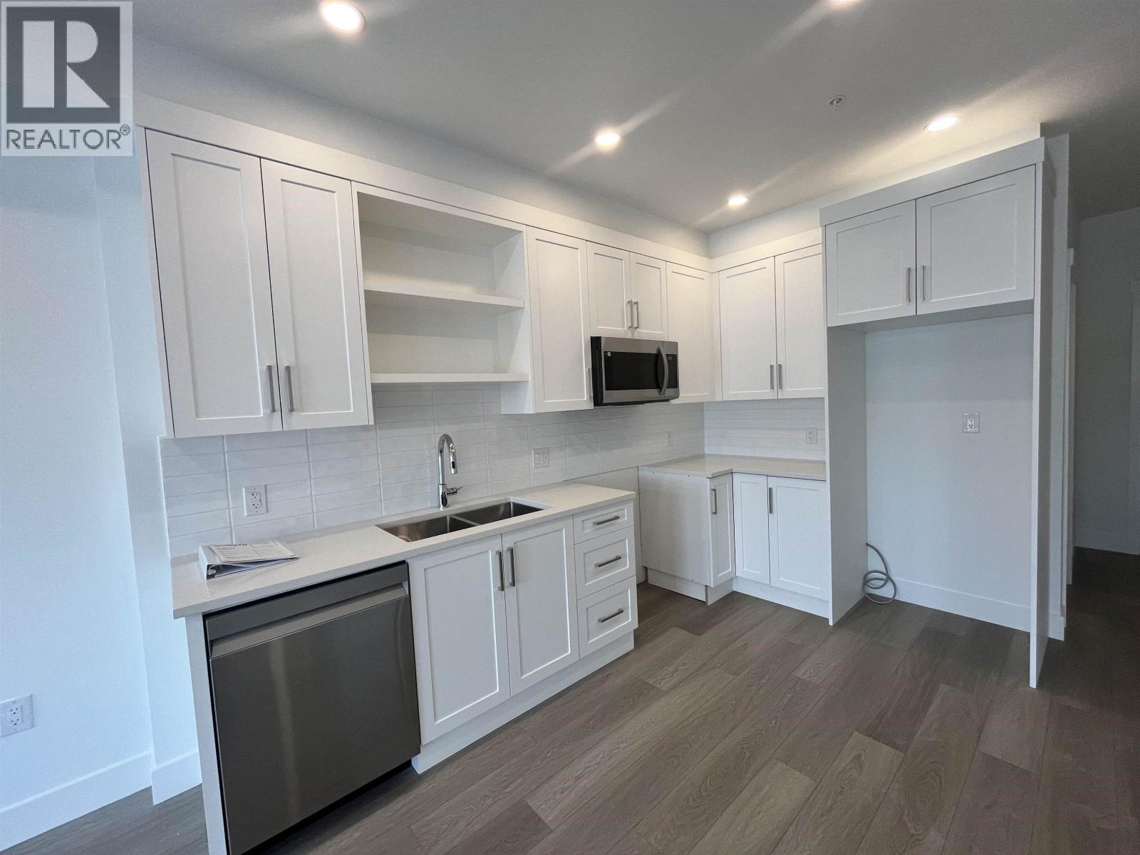 316 22348 North Avenue, Maple Ridge, British Columbia  V2X 8T2 - Photo 2 - R3114748