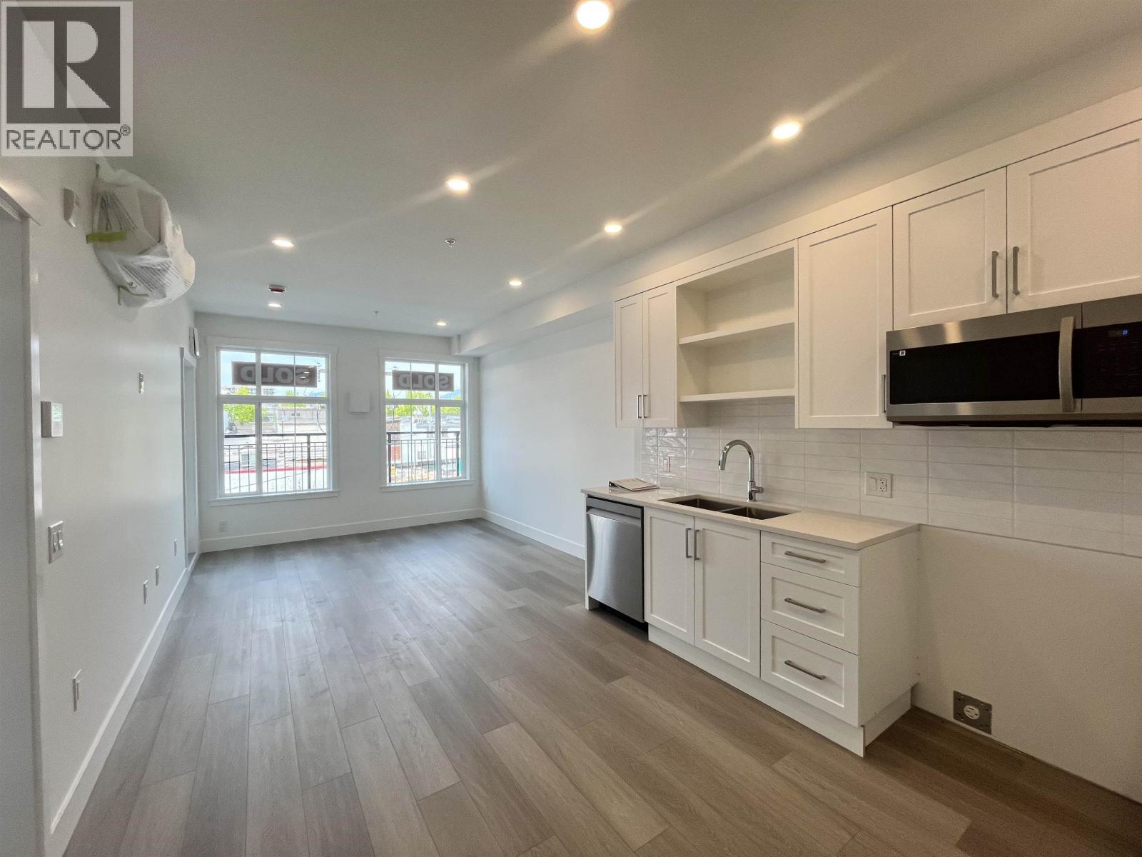 316 22348 North Avenue, Maple Ridge, British Columbia  V2X 8T2 - Photo 3 - R3114748