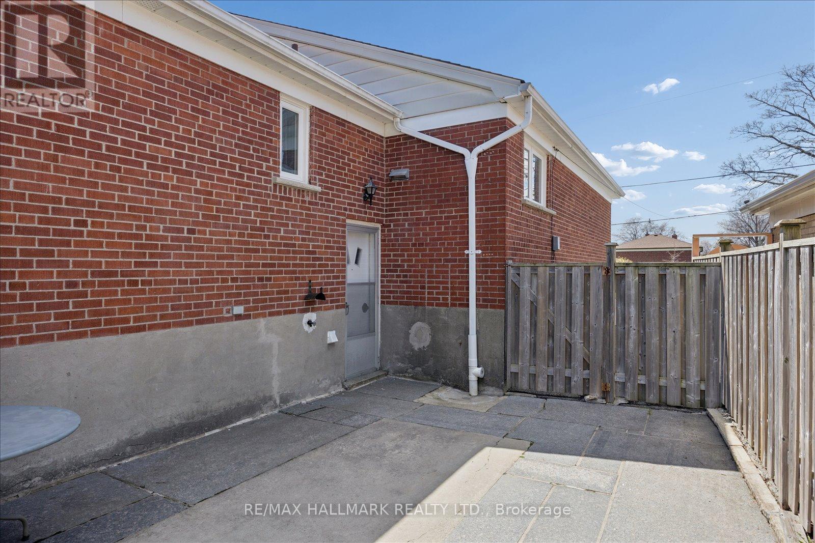 63 Montvale Drive, Toronto, Ontario  M1M 3E5 - Photo 35 - E13031928