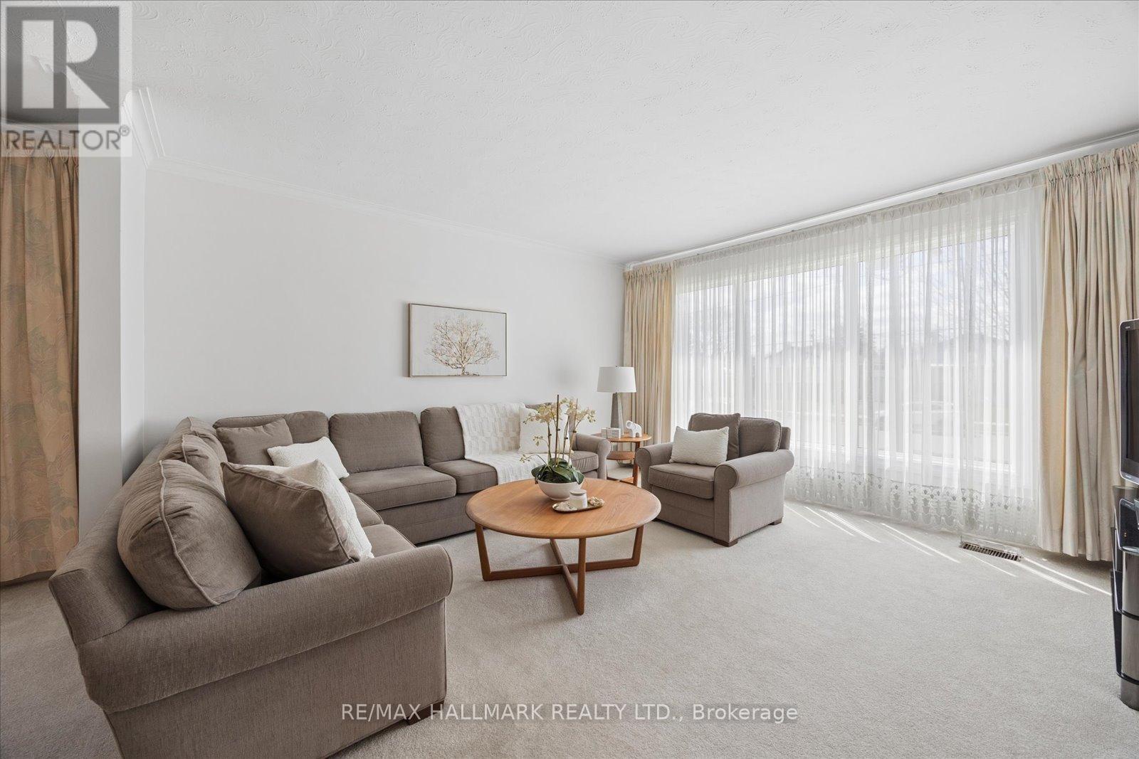 63 Montvale Drive, Toronto, Ontario  M1M 3E5 - Photo 4 - E13031928