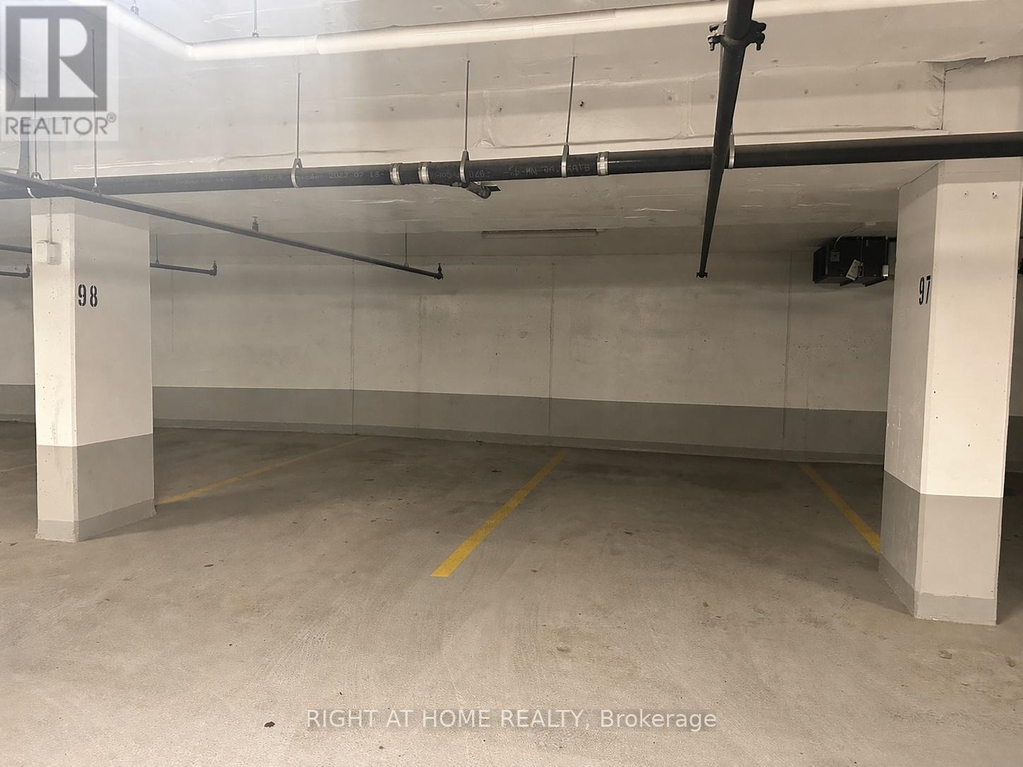 B613 - 3200 Dakota Common, Burlington, Ontario  L7M 2A9 - Photo 35 - W12967884