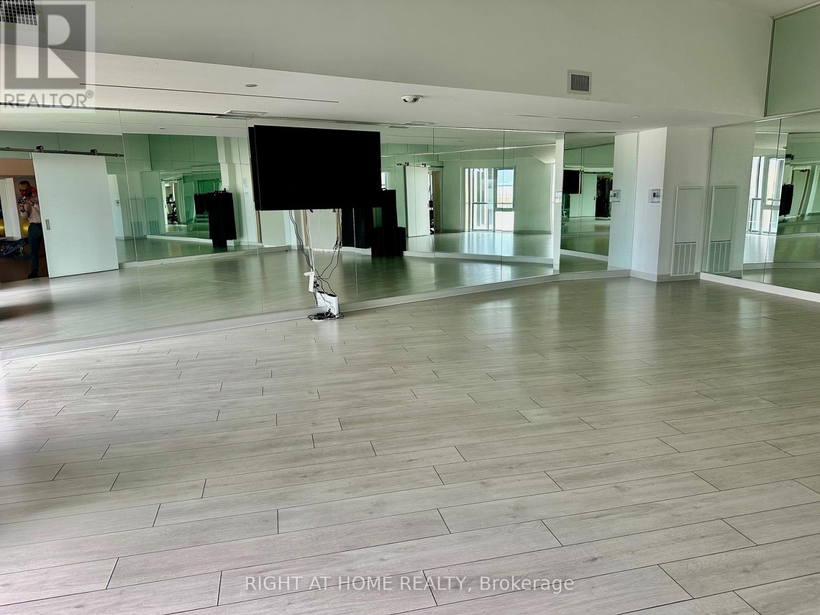 B613 - 3200 Dakota Common, Burlington, Ontario  L7M 2A9 - Photo 26 - W12967884