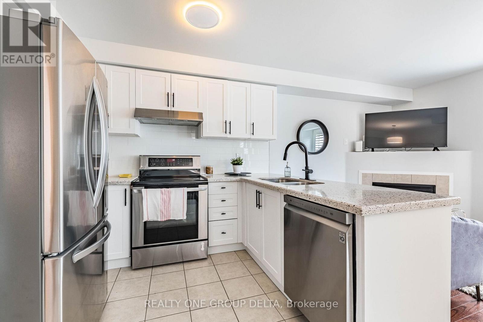 5897 Churchill Meadows Boulevard, Mississauga, Ontario  L5M 6Y1 - Photo 10 - W13031544