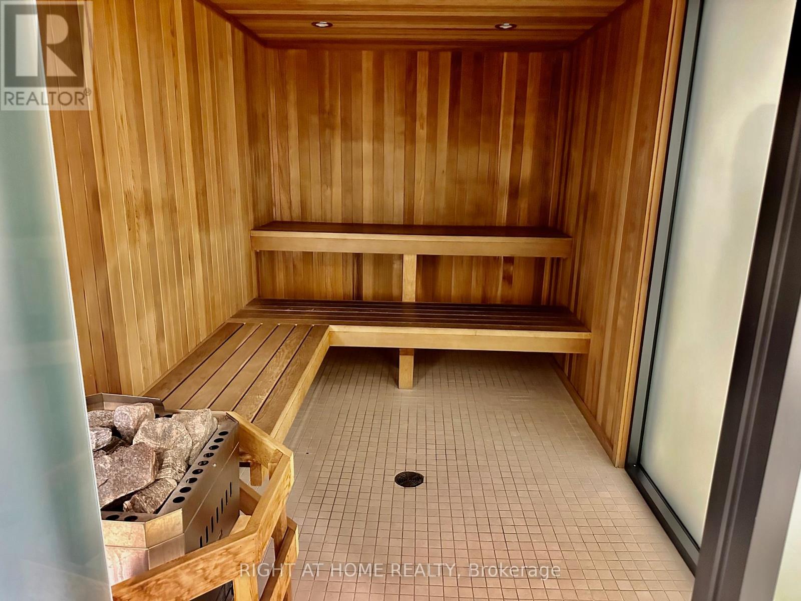 B613 - 3200 Dakota Common, Burlington, Ontario  L7M 2A9 - Photo 27 - W12967884