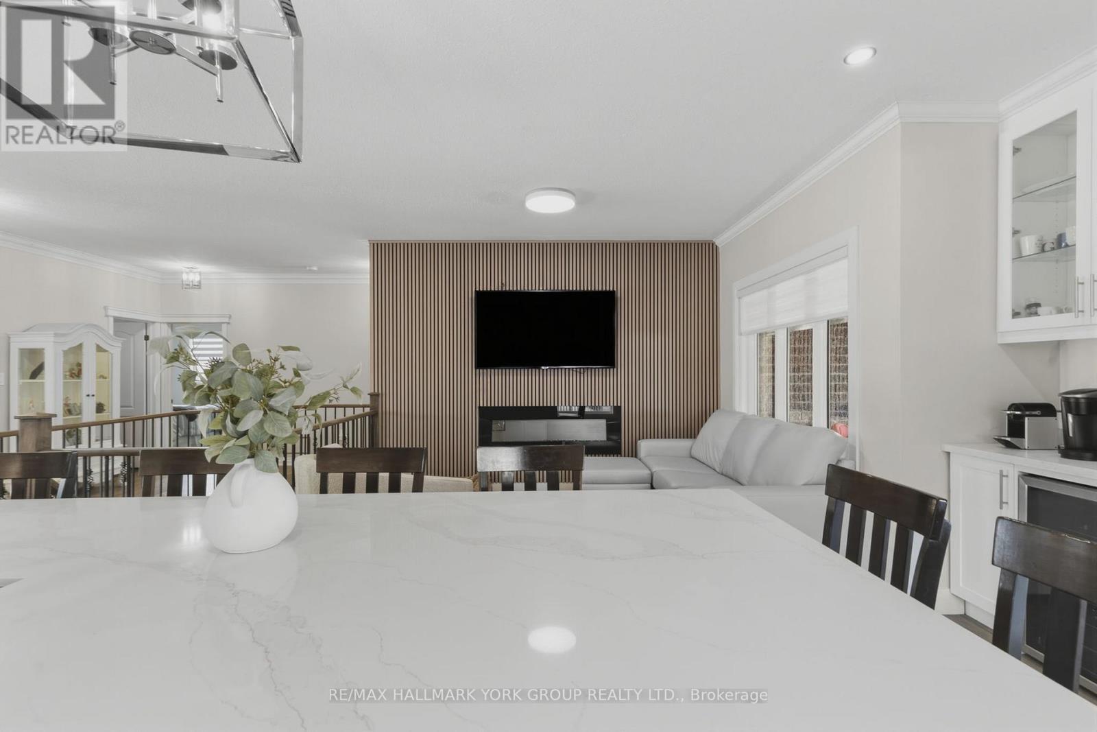 18 Todd Drive, Barrie (Bayshore), Ontario  L4N 9K6 - Photo 12 - S13032486