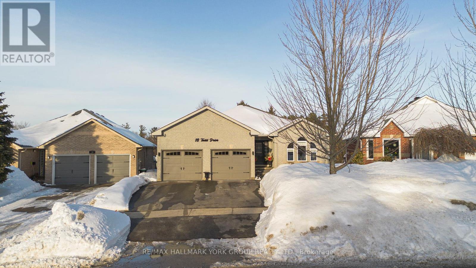 18 Todd Drive, Barrie (Bayshore), Ontario  L4N 9K6 - Photo 4 - S13032486