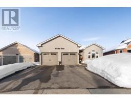 18 TODD DRIVE, Barrie, Ontario