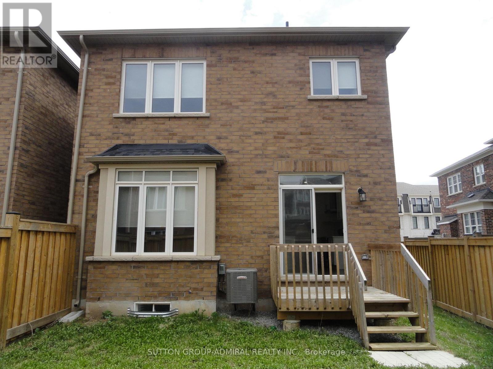 121 Marigold Gardens, Oakville, Ontario  L6H 0X1 - Photo 3 - W13032450