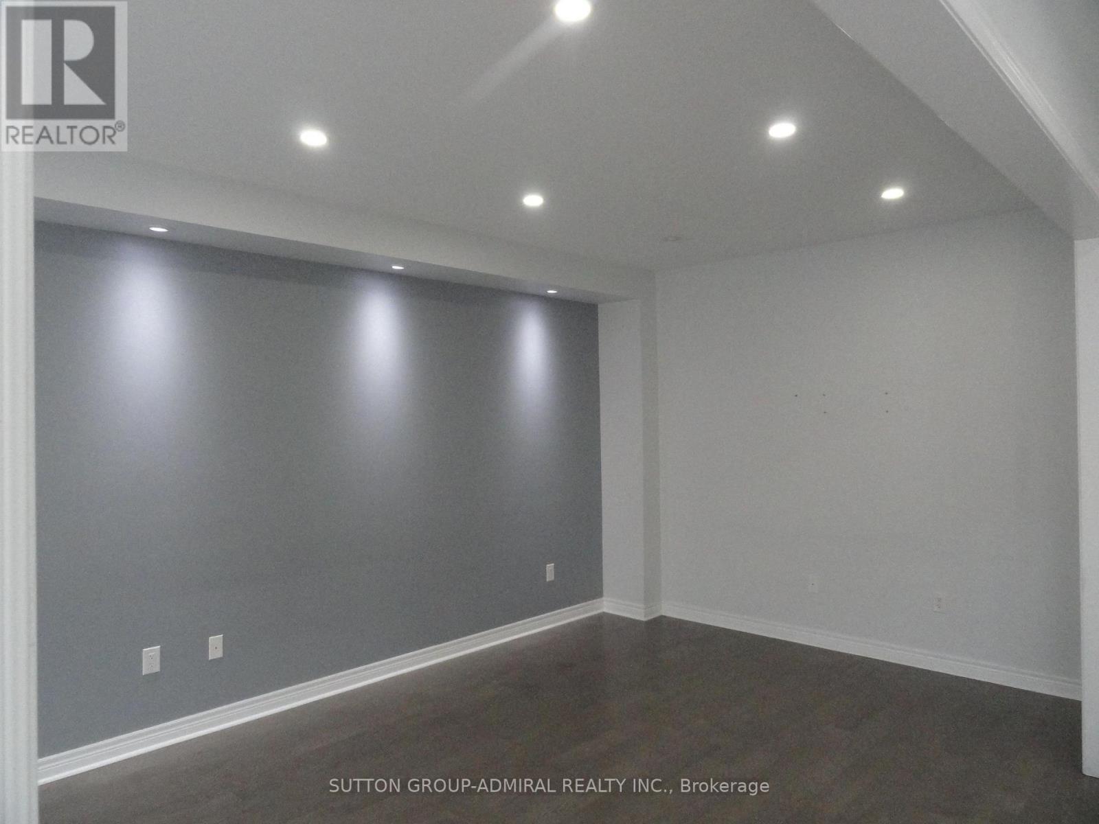 121 Marigold Gardens, Oakville, Ontario  L6H 0X1 - Photo 5 - W13032450