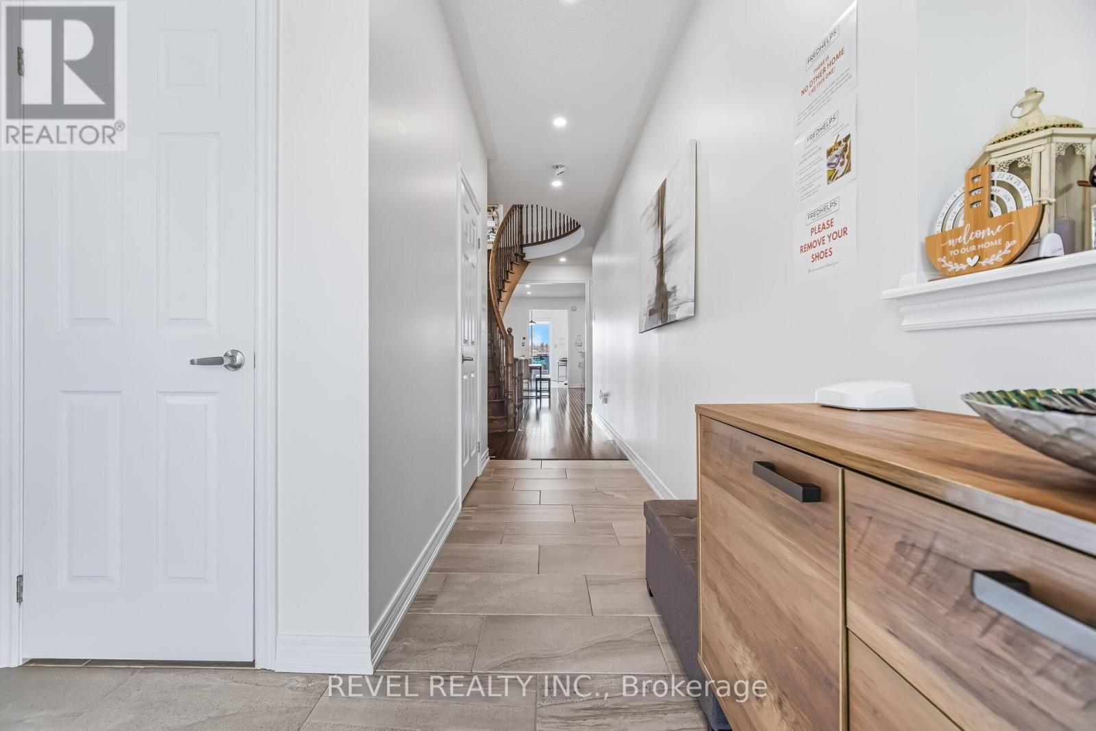 248 Sky Harbour Drive, Brampton, Ontario  L6Y 2Z7 - Photo 4 - W13032460