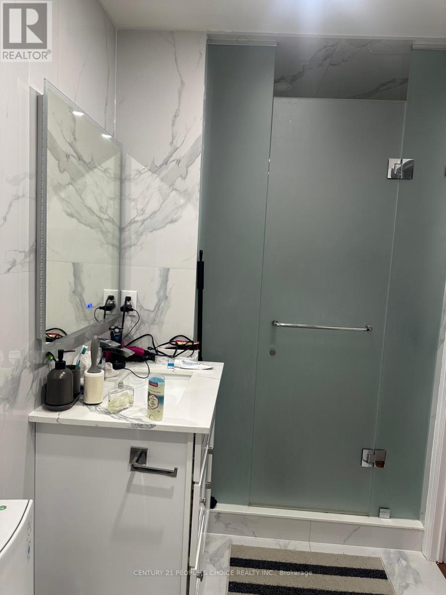 1657 Samuelson Circle, Mississauga, Ontario  L5N 7Z8 - Photo 14 - W13032478