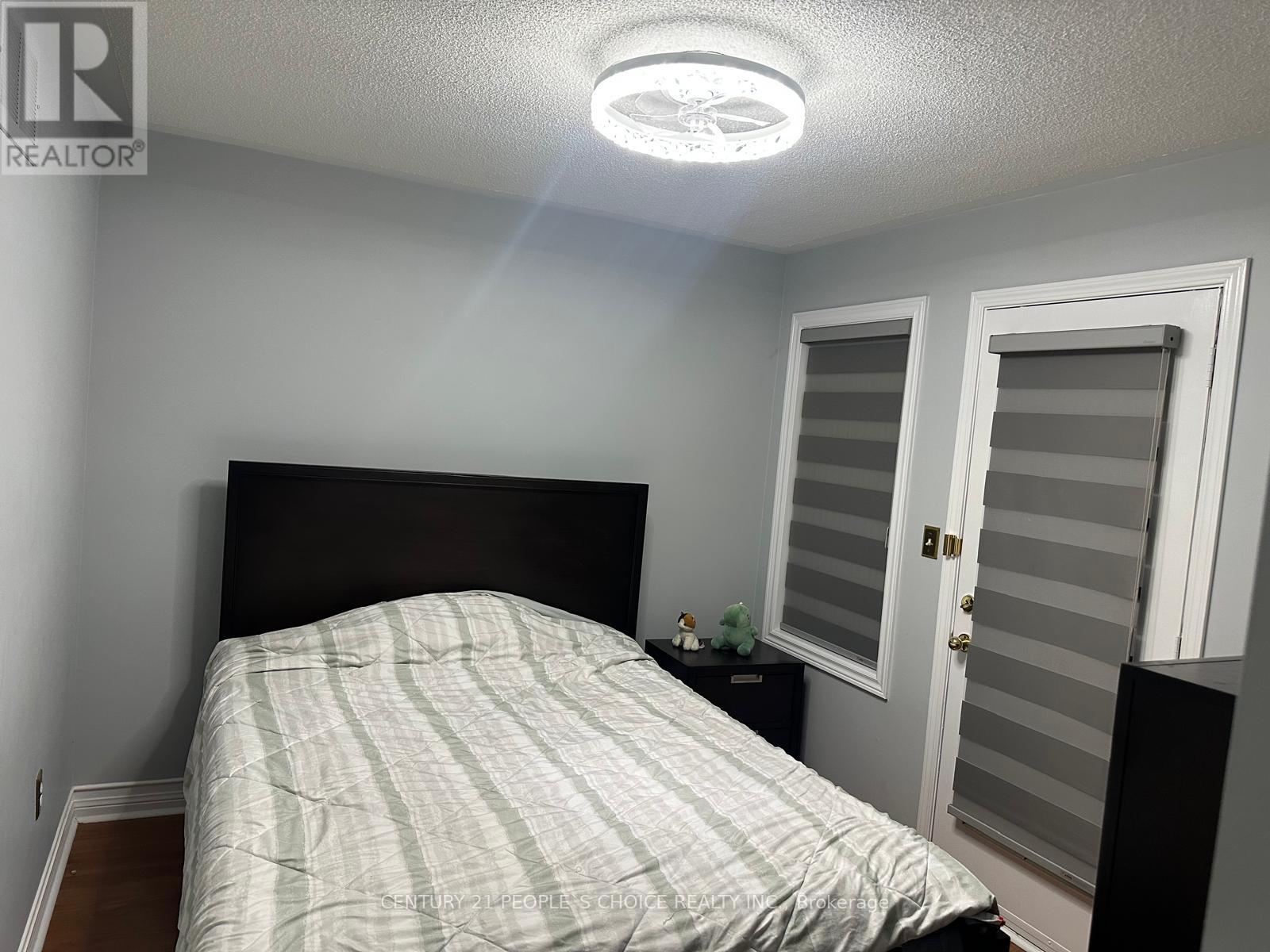 1657 Samuelson Circle, Mississauga, Ontario  L5N 7Z8 - Photo 15 - W13032478