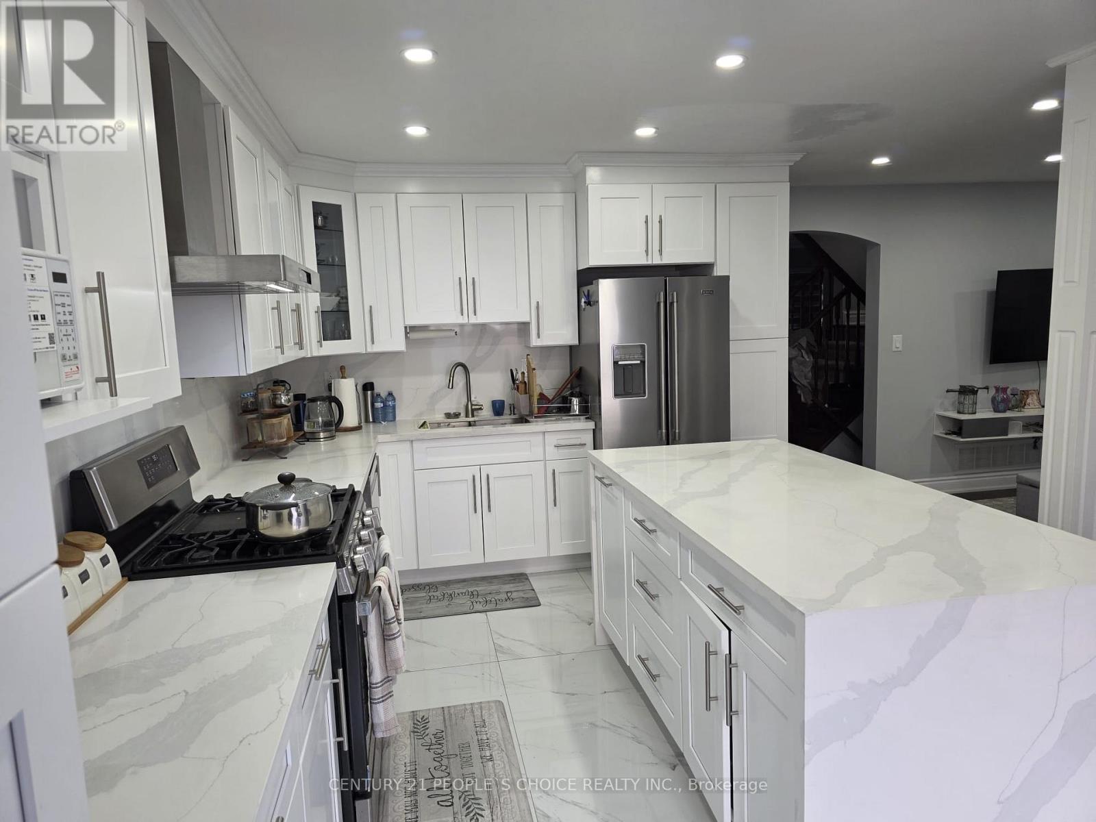 1657 Samuelson Circle, Mississauga, Ontario  L5N 7Z8 - Photo 7 - W13032478