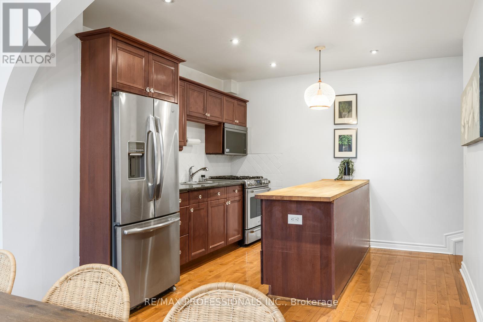 1 Gray Avenue, Toronto, Ontario  M6N 4S5 - Photo 11 - W13032498