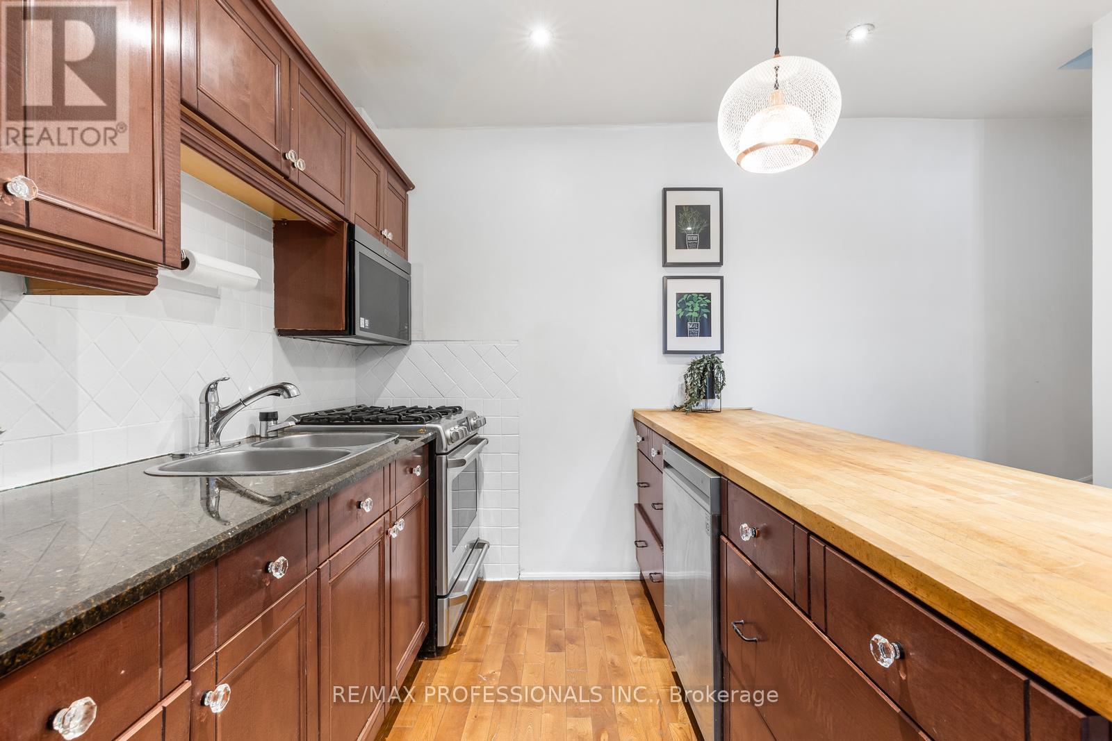 1 Gray Avenue, Toronto, Ontario  M6N 4S5 - Photo 12 - W13032498