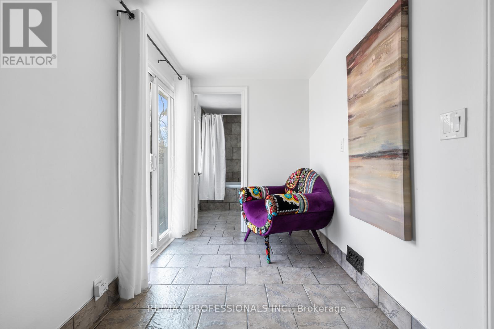 1 Gray Avenue, Toronto, Ontario  M6N 4S5 - Photo 18 - W13032498