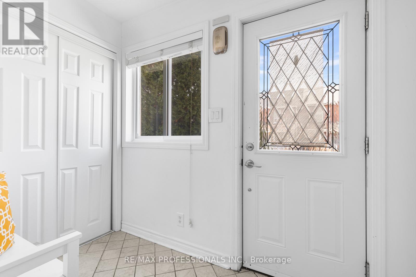 1 Gray Avenue, Toronto, Ontario  M6N 4S5 - Photo 3 - W13032498