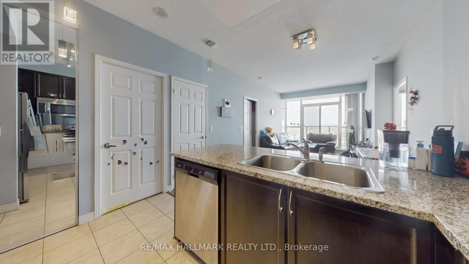 2103 - 339 Rathburn Road W, Mississauga, Ontario  L5B 0C8 - Photo 11 - W13032514