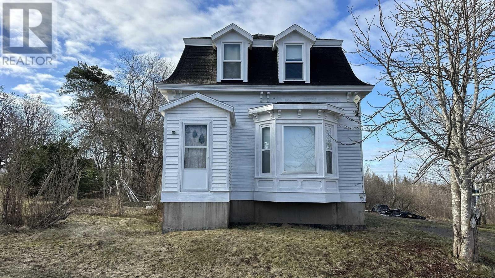 14 High Street, Londonderry, Nova Scotia