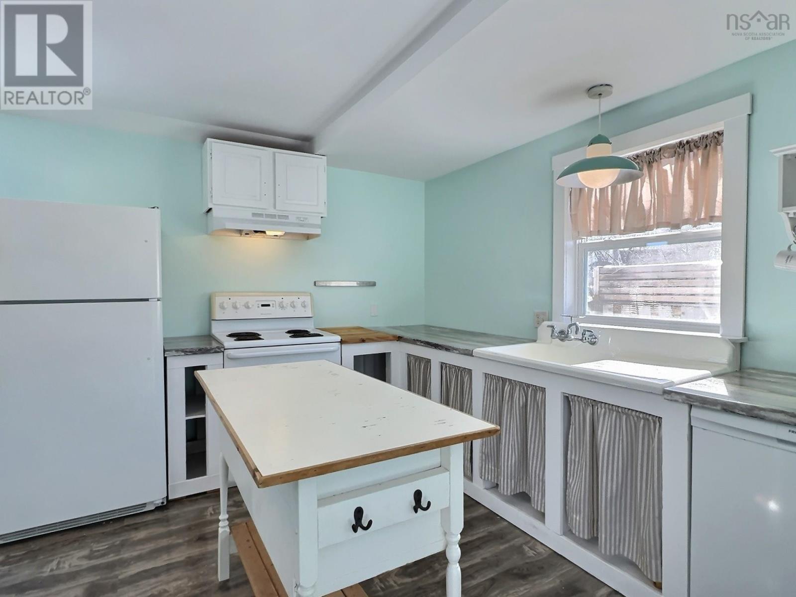 14 High Street, Londonderry, Nova Scotia  B0M 1M0 - Photo 2 - 202604375