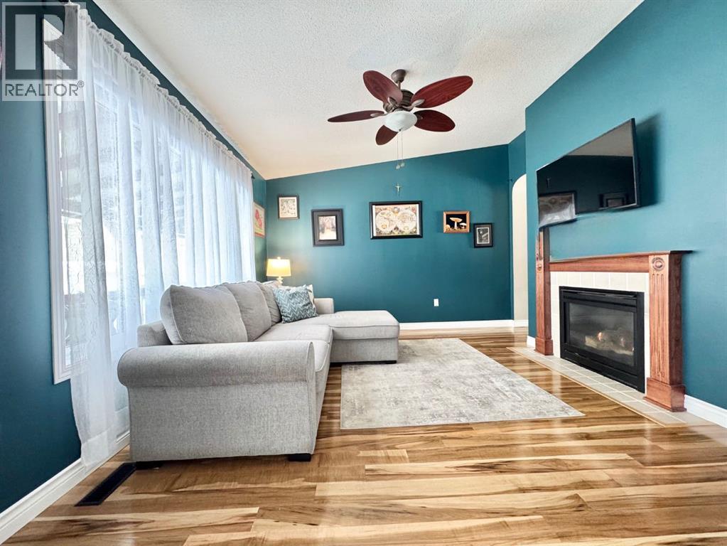 23 Keystone Place, Whitecourt, Alberta  T7S 0B2 - Photo 3 - A2286728