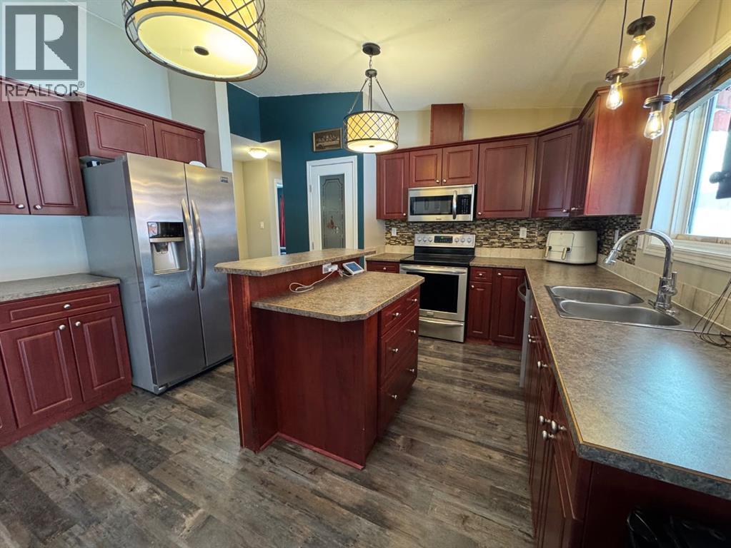 23 Keystone Place, Whitecourt, Alberta  T7S 0B2 - Photo 13 - A2286728