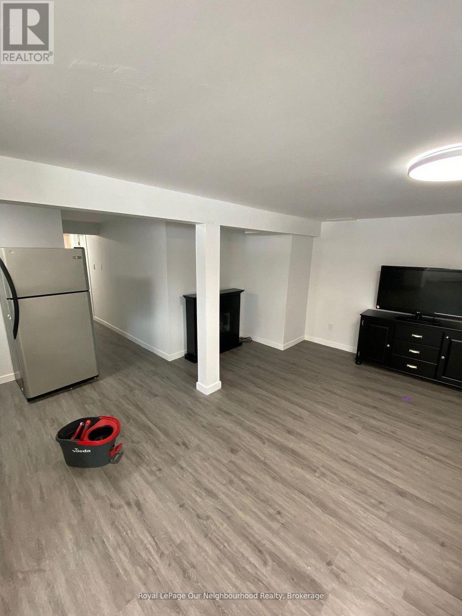 Basement - 5749 Summer Street, Niagara Falls, Ontario  L2G 1M5 - Photo 4 - X13032466