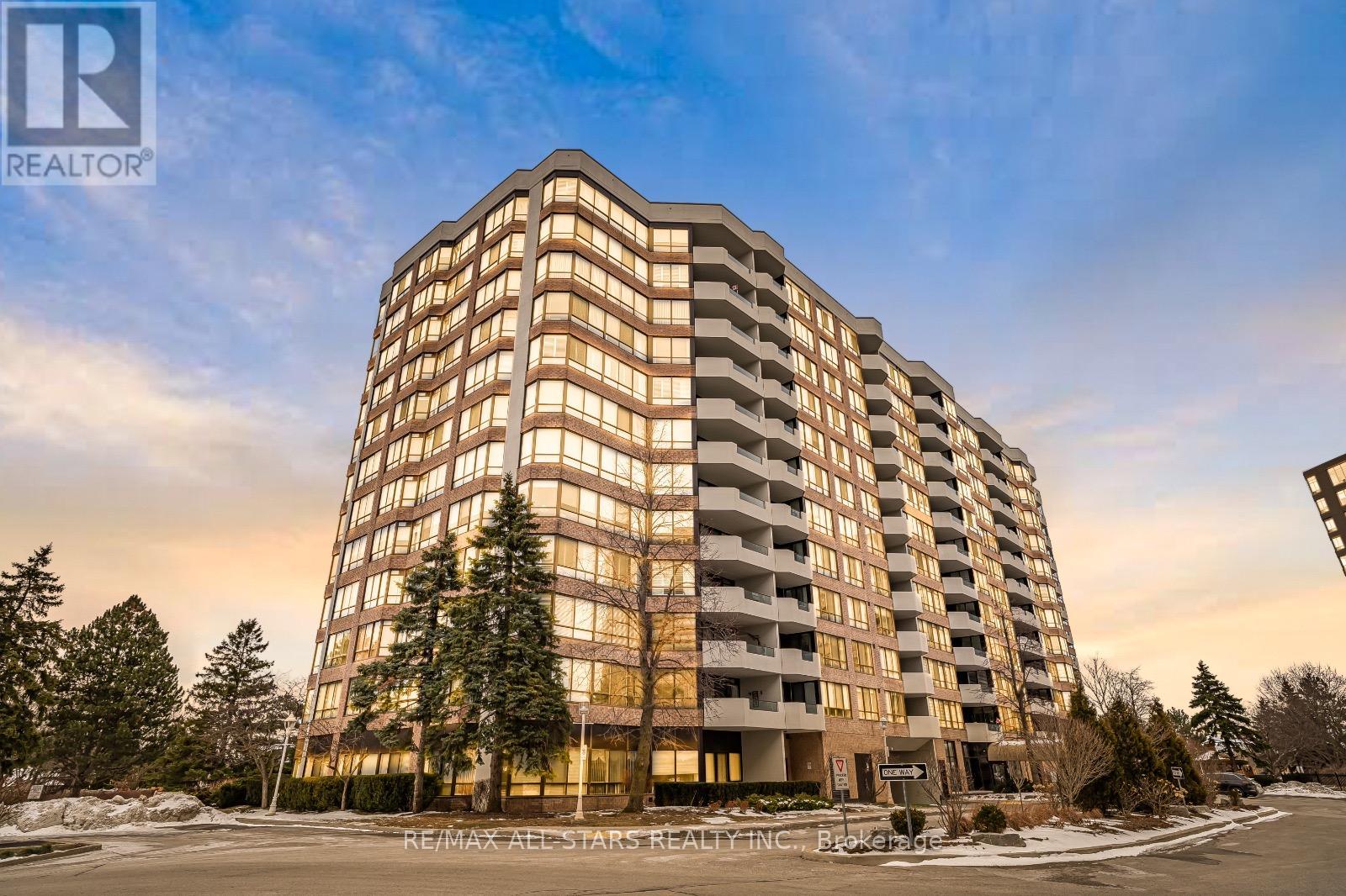 817 - 25 Austin Drive, Markham, Ontario  L3R 8H4 - Photo 2 - N12891272