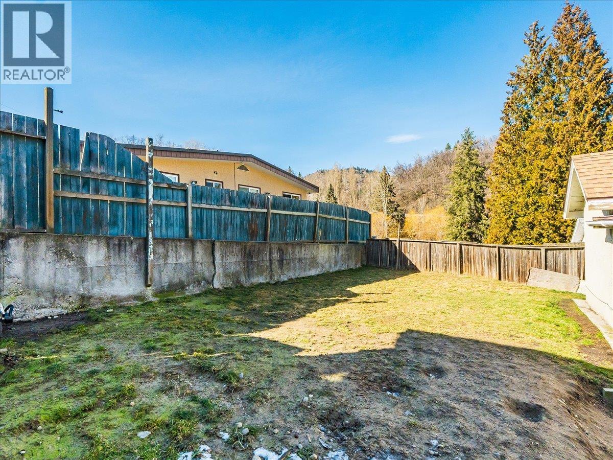 530 Turner Street, Warfield, British Columbia  V1R 2K2 - Photo 40 - 10377887