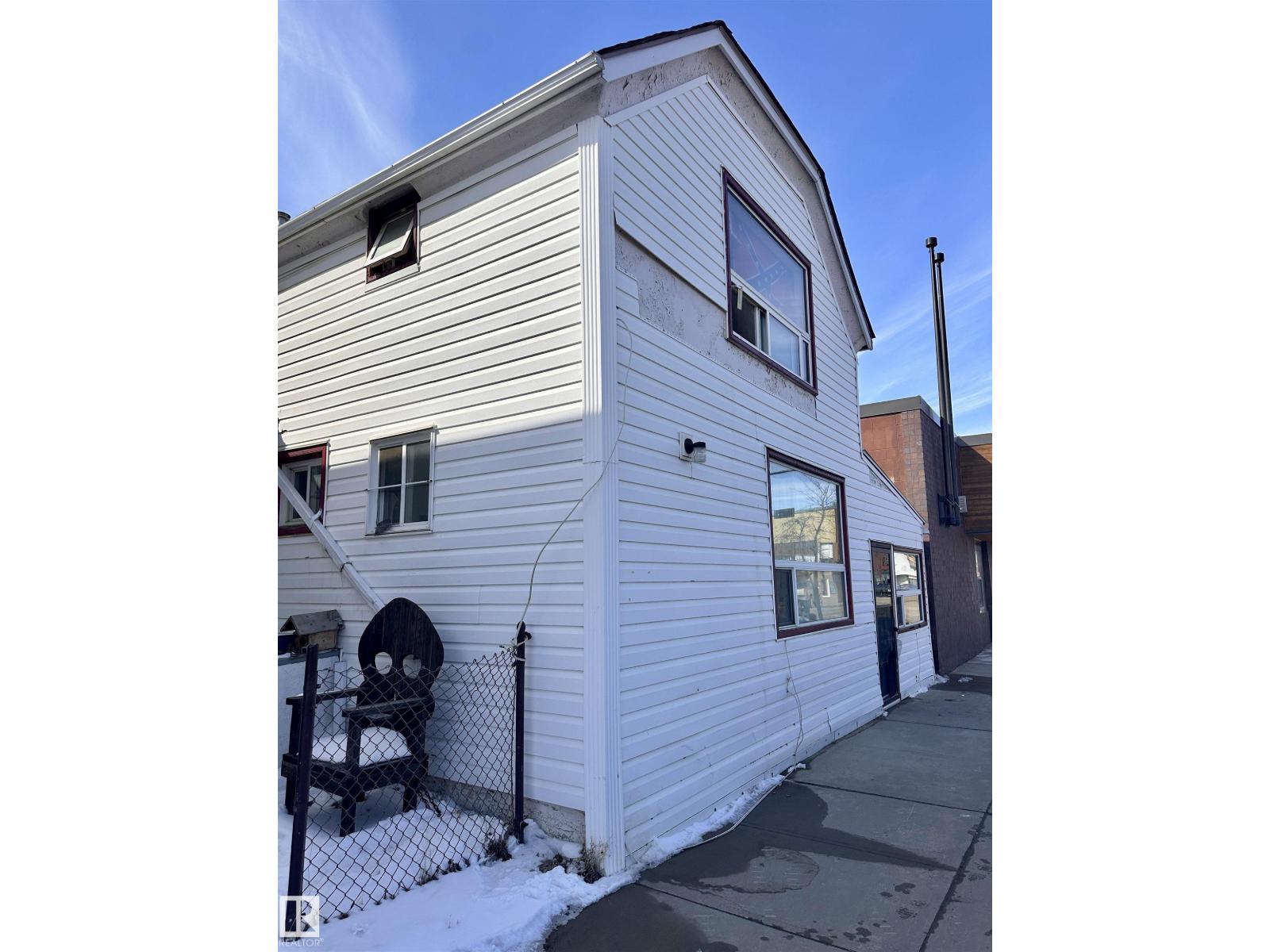 10528 100 Av, Westlock, Alberta  T0G 2J9 - Photo 3 - E4483582