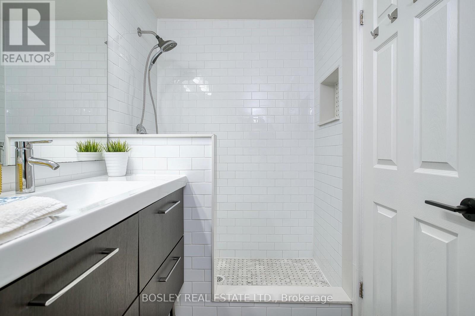 23 Farnsworth Drive, Toronto, Ontario  M9N 2Z5 - Photo 26 - W12938770