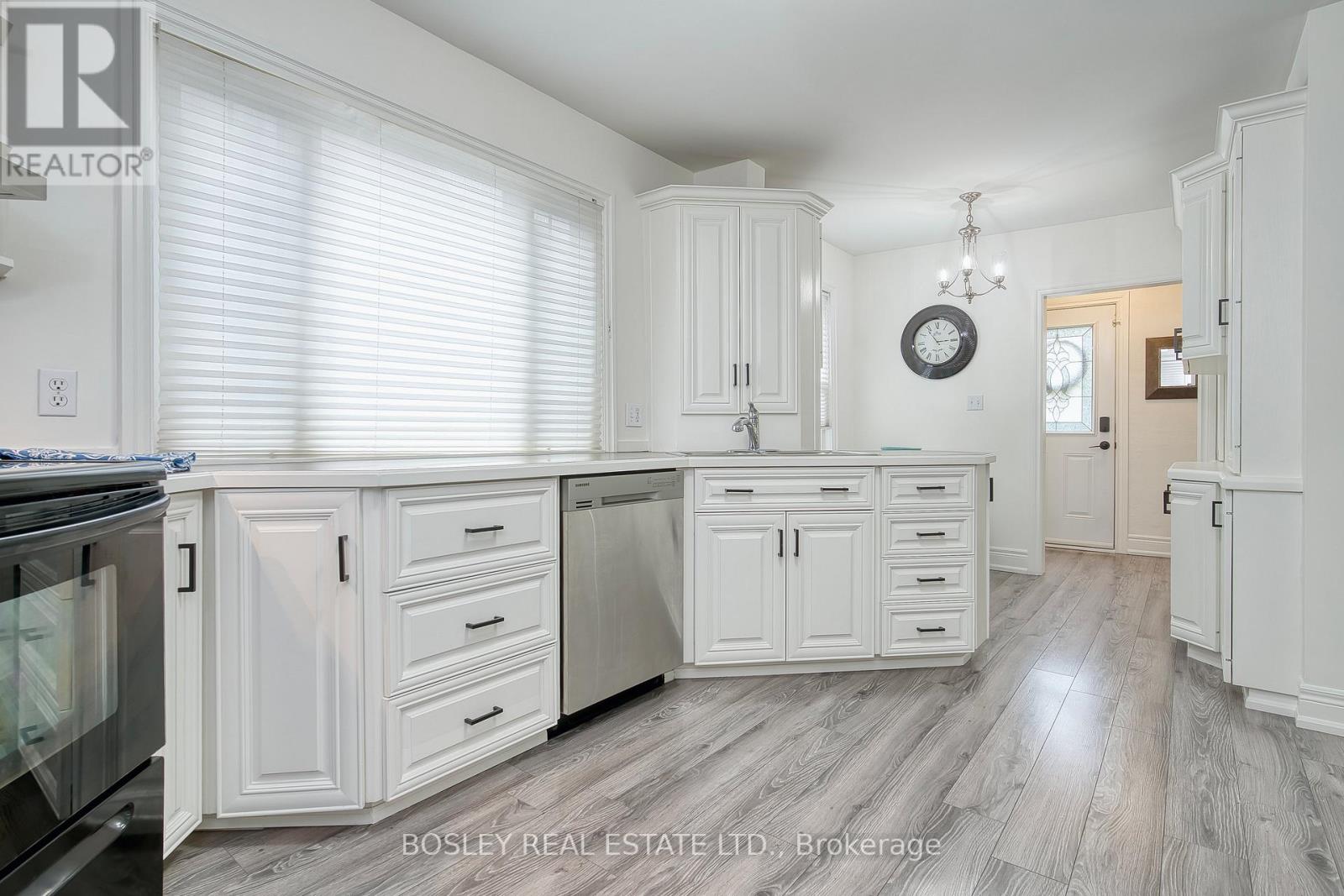 23 Farnsworth Drive, Toronto, Ontario  M9N 2Z5 - Photo 20 - W12938770