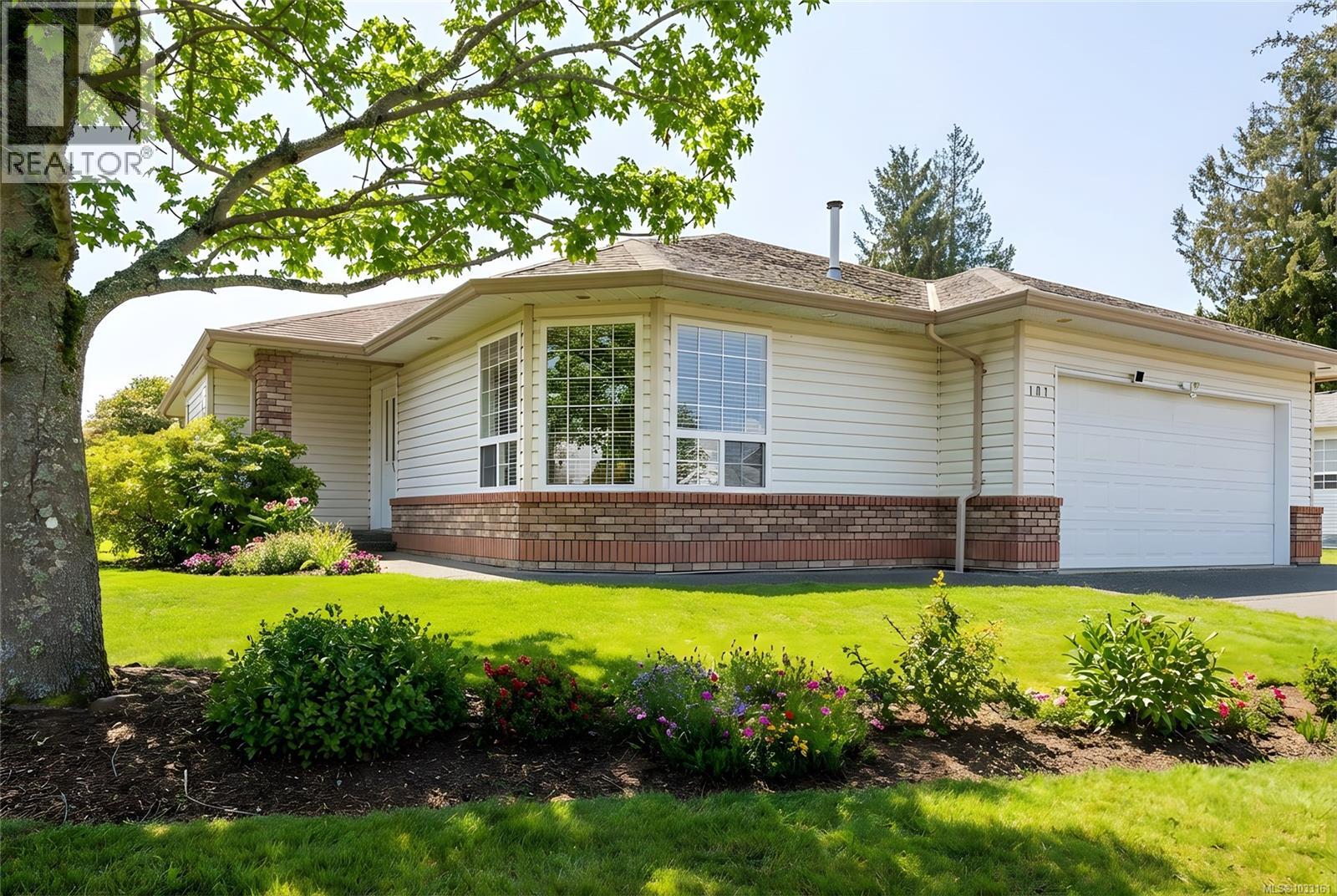 107 Acacia St S, Parksville, British Columbia